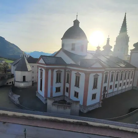 Shalalaliving Aparthotel