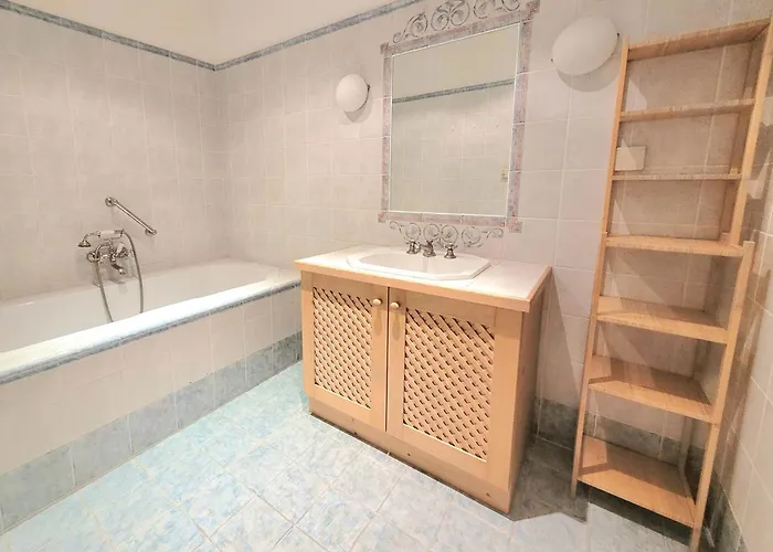 Shalalaliving Aparthotel 3*